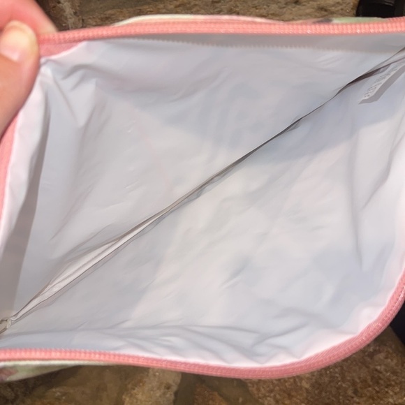 New Water Resistance Beach Case w/touchscreen pockets! Hold wet suit and phone - Picture 13 of 13